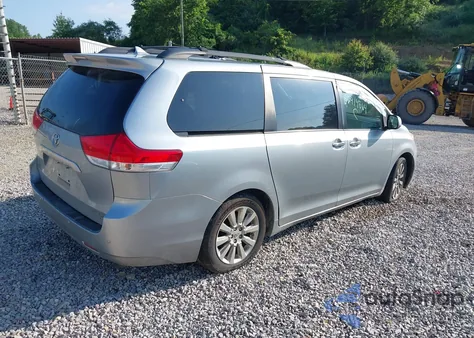 2011 Toyota Sienna Limited z USA, uszkodzony, nr VIN 5TDDK3DC9BS008275